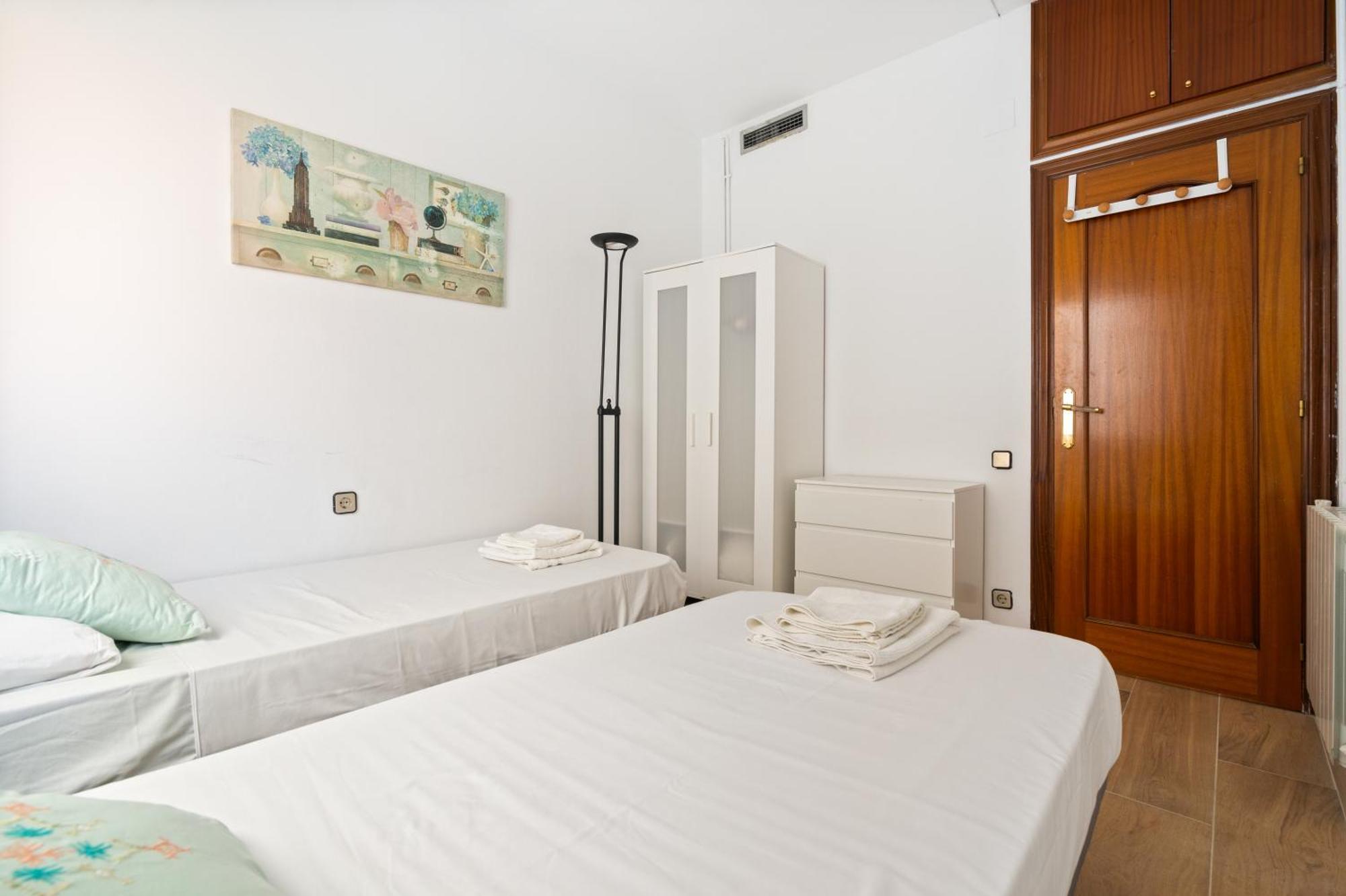 Chic 3Br Retreat With Private Terrace Apartment Barcelona Exterior photo